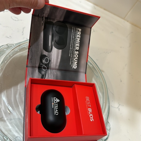 Atom crisp clean sound earbuds New - Picture 3 of 6